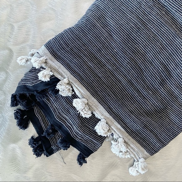 URBAN OUTFITTERS Moroccan Stripe Tassel Eternity Scarf - Picture 4 of 7